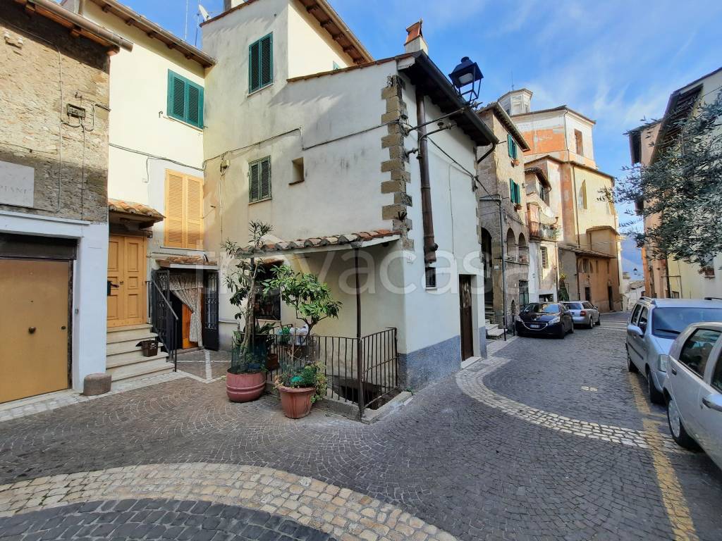 Appartamento in vendita a Castel Madama piazza Ottavia Vulpiani