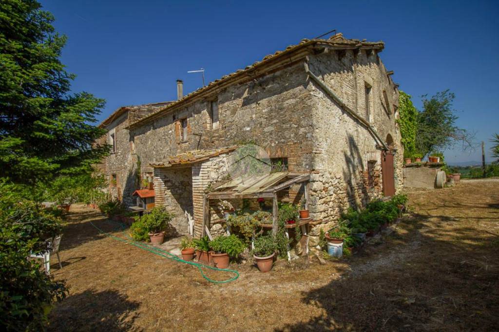 Casale in vendita a Calvi dell'Umbria località passatore