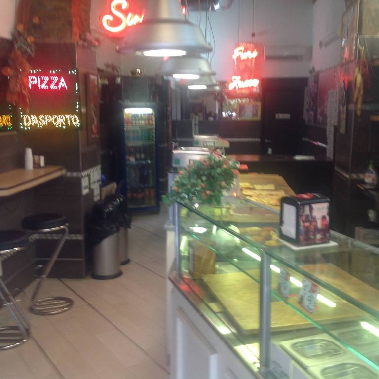 Pizza al taglio/Fast Food/Kebab in in vendita da privato a Roma via Nomentana, 48