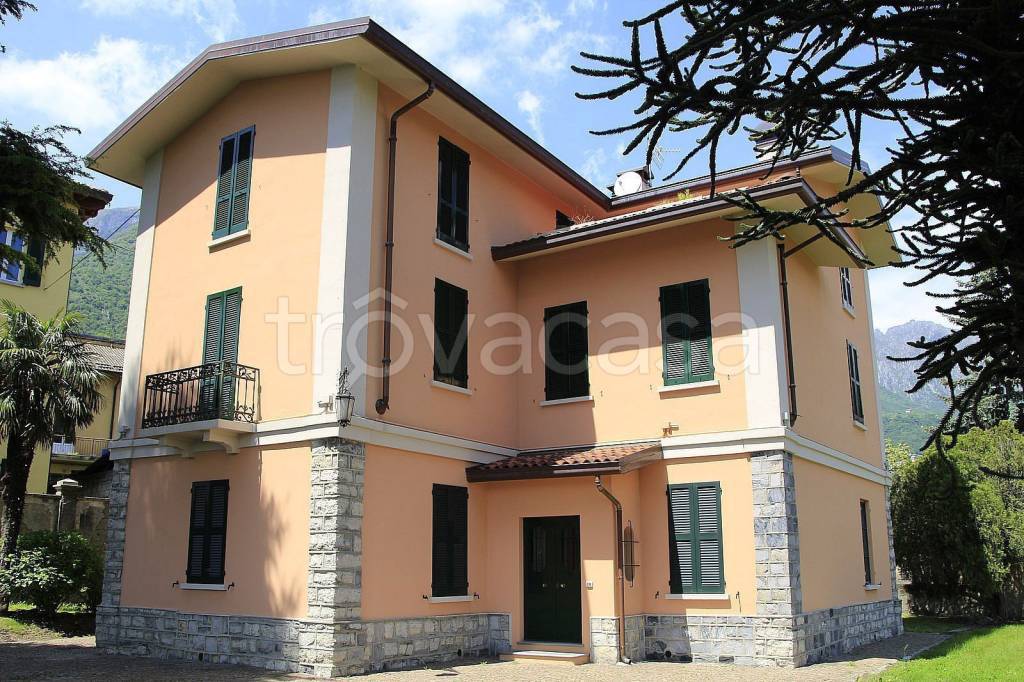 Villa in vendita a Lecco