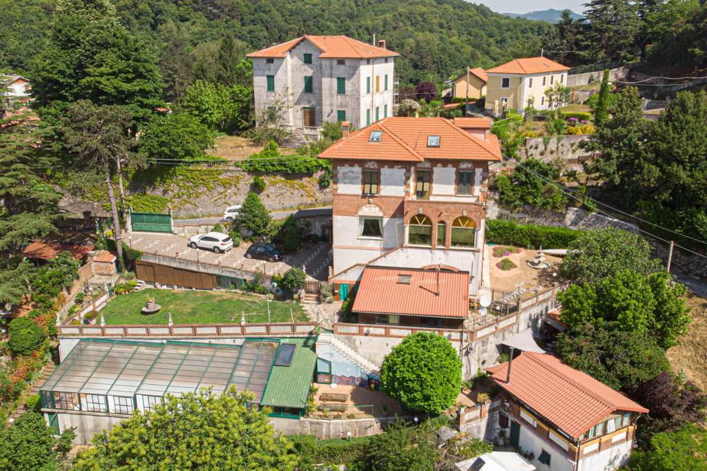 Villa Bifamiliare in vendita a Mignanego via alla Vittoria, 11