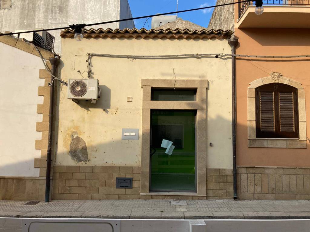 Ufficio in vendita a Pachino via Giuseppe Garibaldi, 81