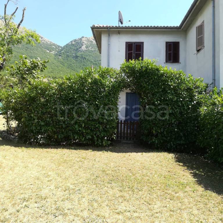 Villa Bifamiliare in in vendita da privato a Norcia case Sparse, 348