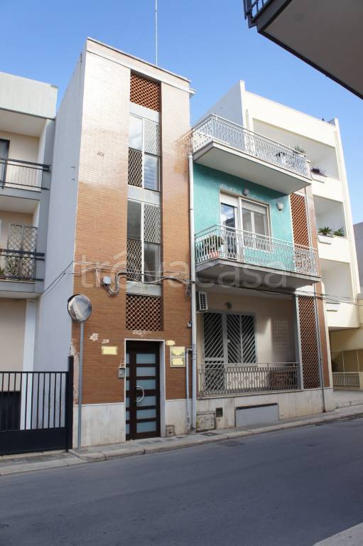 Appartamento in vendita a Valenzano via Capurso, 104