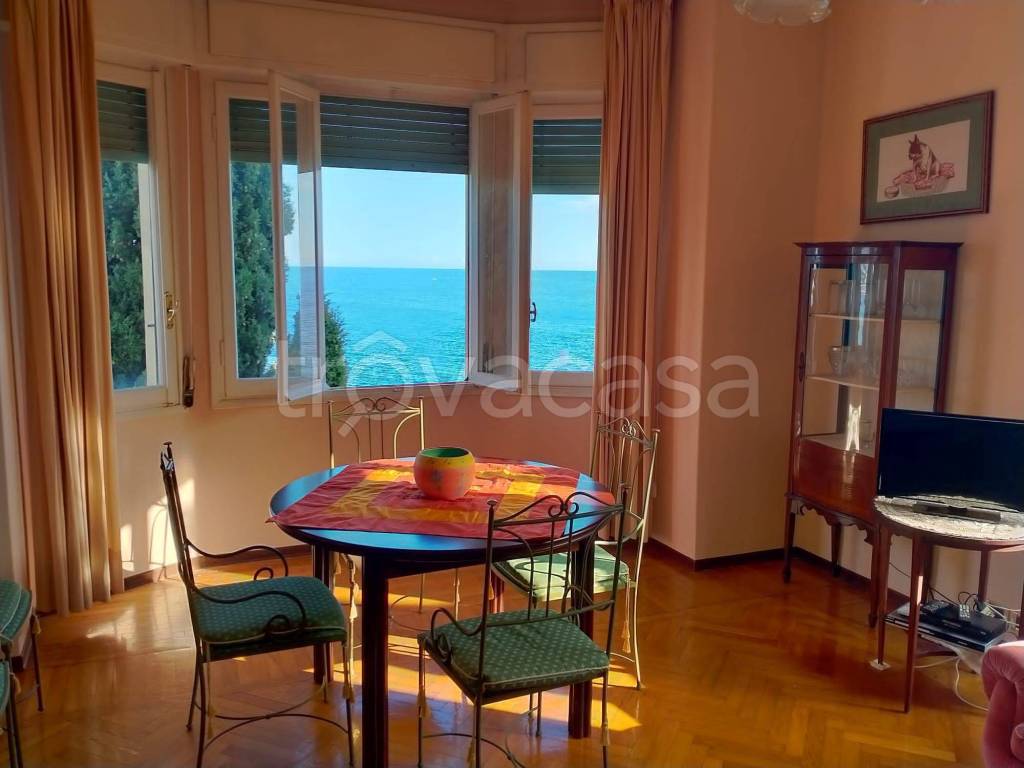 Appartamento in in vendita da privato a Sanremo corso Guglielmo Marconi, 358