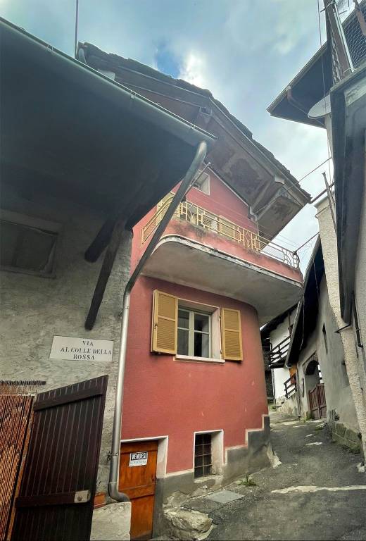 Casa Indipendente in in vendita da privato a Roure frazione Roreto, 113