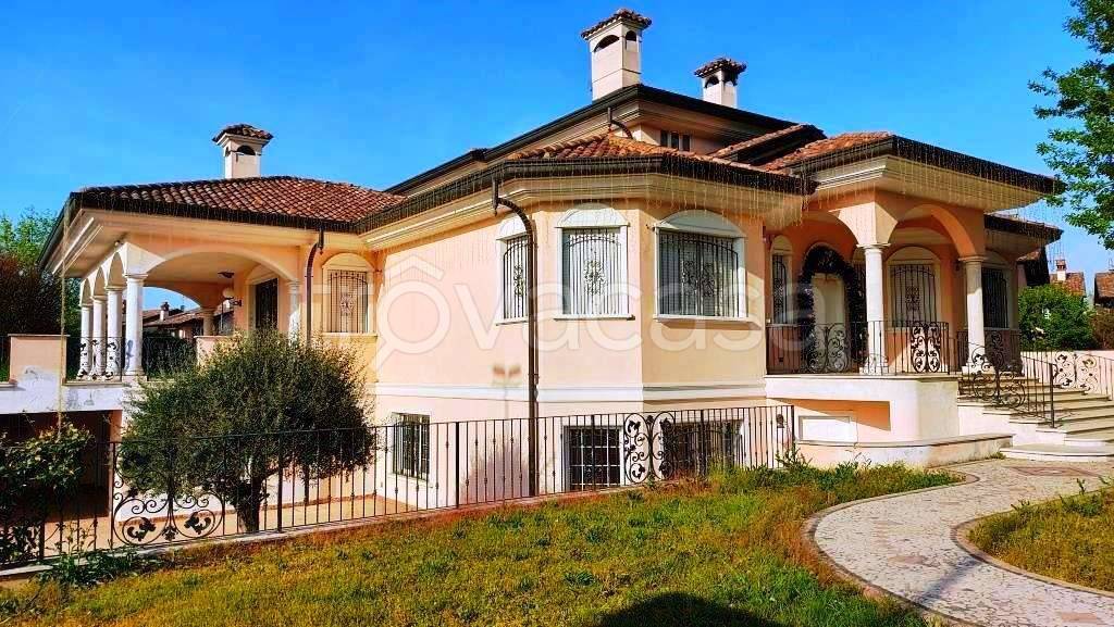 Villa in vendita a Motta Visconti via Alcide De Gasperi, 105