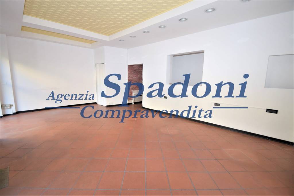 Negozio in affitto a Montecatini-Terme viale San Francesco d'Assisi, 11A