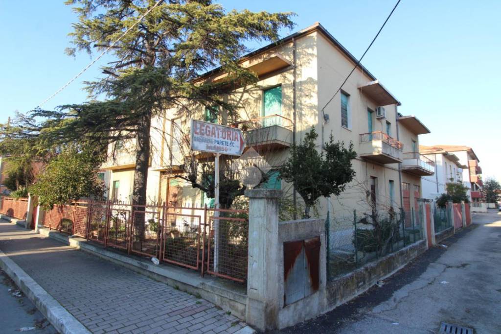Villa Bifamiliare in vendita a Pescara via Stradonetto, 153