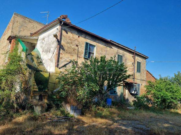 Colonica in vendita a Castiglione del Lago località Cozzano