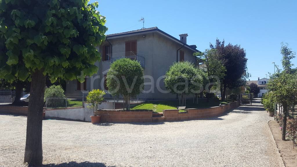 Villa Bifamiliare in vendita ad Alessandria