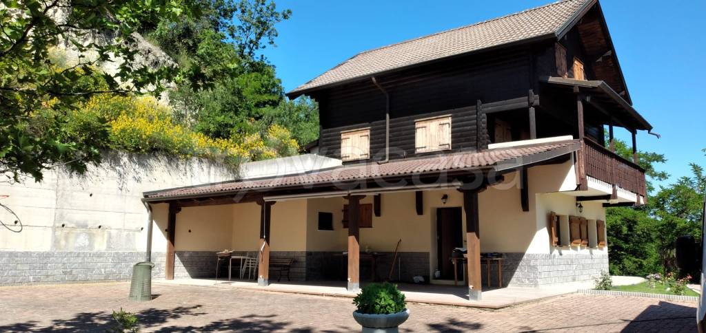 Villa Bifamiliare in vendita a Momperone strada Comunale Ramata Momperone