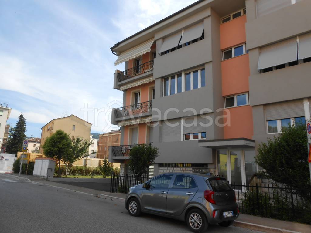 Appartamento in vendita a Fabriano via Don Erminio Petruio, 43