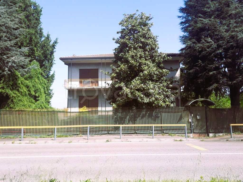Villa Bifamiliare in vendita a Desio via Verona