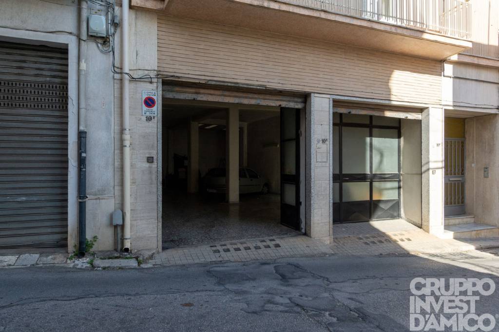 Garage in vendita a Ostuni via Giovanni Bovio