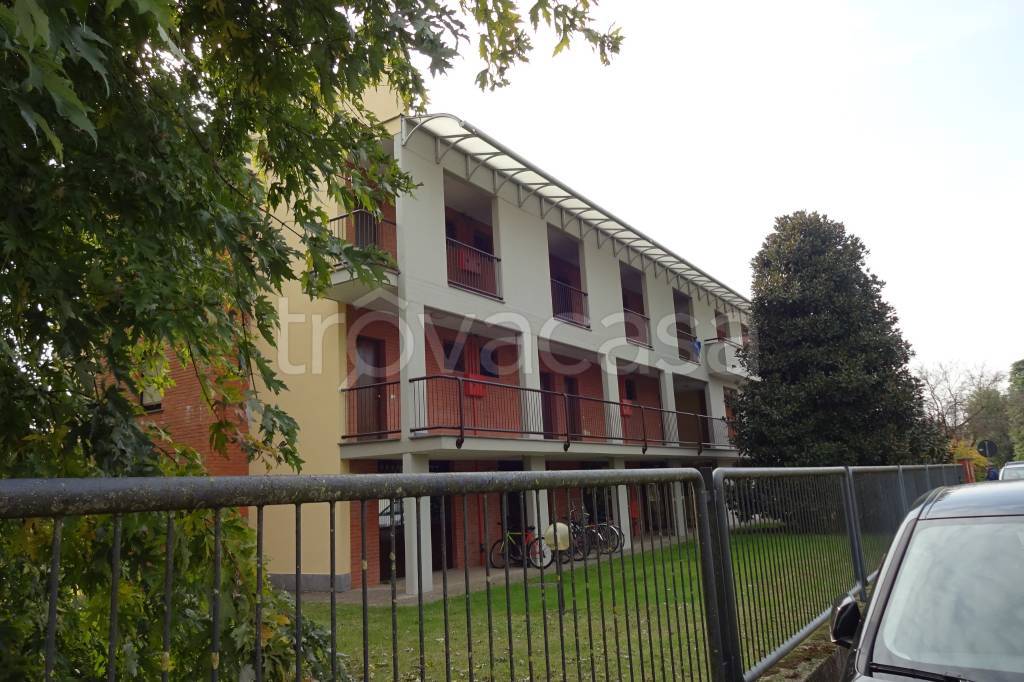 Appartamento in affitto a Rosate via Don Giovanni Bosco, 2
