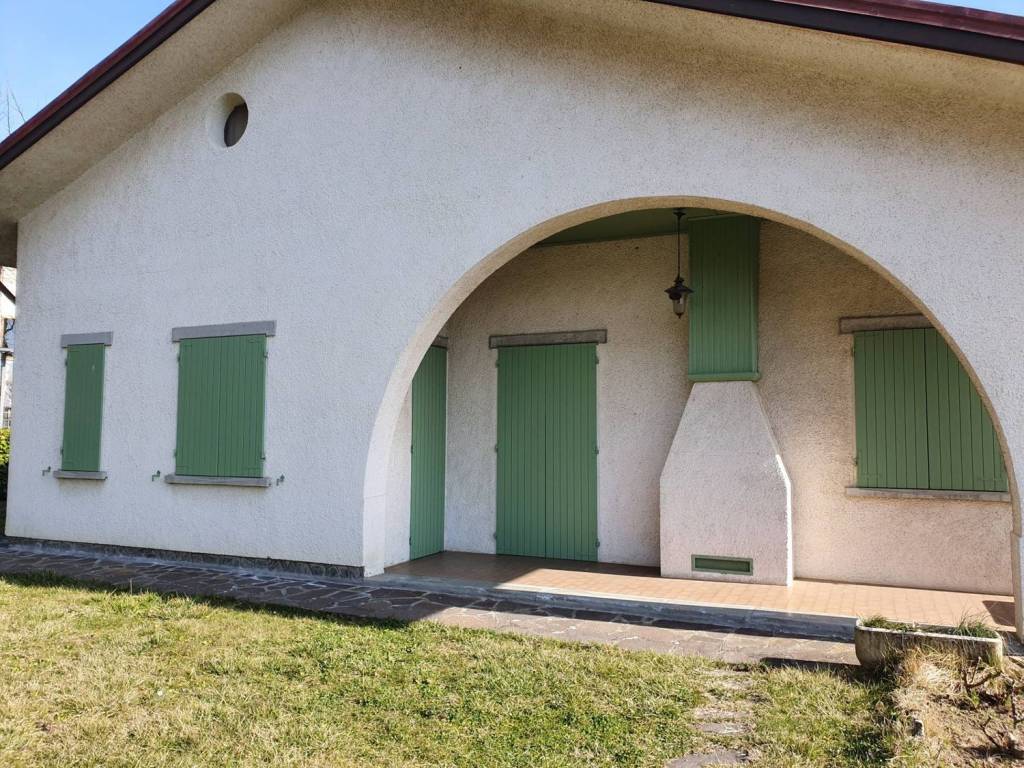 Villa in vendita a Prignano sulla Secchia via Prati della Fossa
