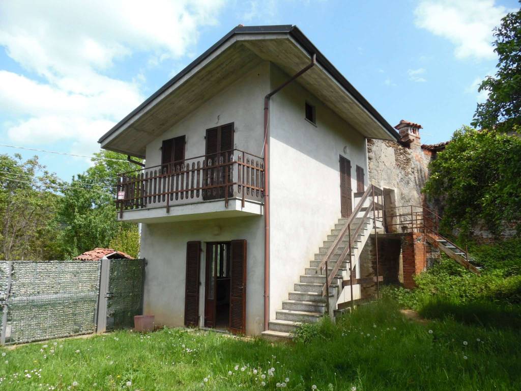 Casa Indipendente in vendita a Colleretto Castelnuovo via Castelletto