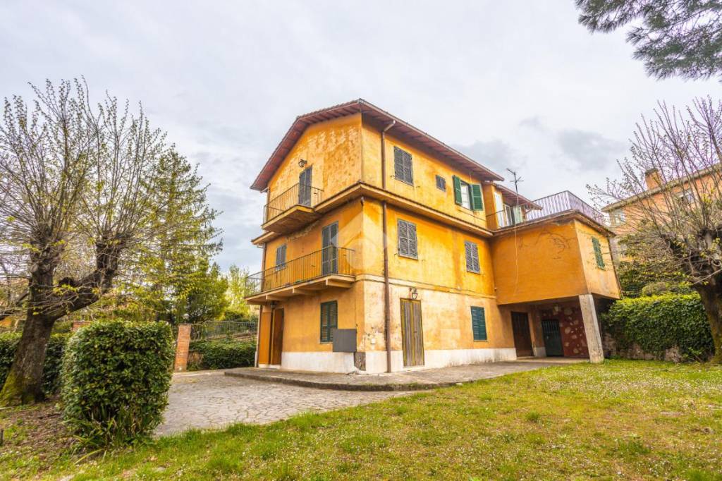 Villa in vendita a Monte Porzio Catone via Monte Compatri, 25