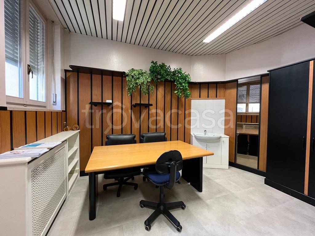 Ufficio in vendita a Chiavenna via Marconi, 22