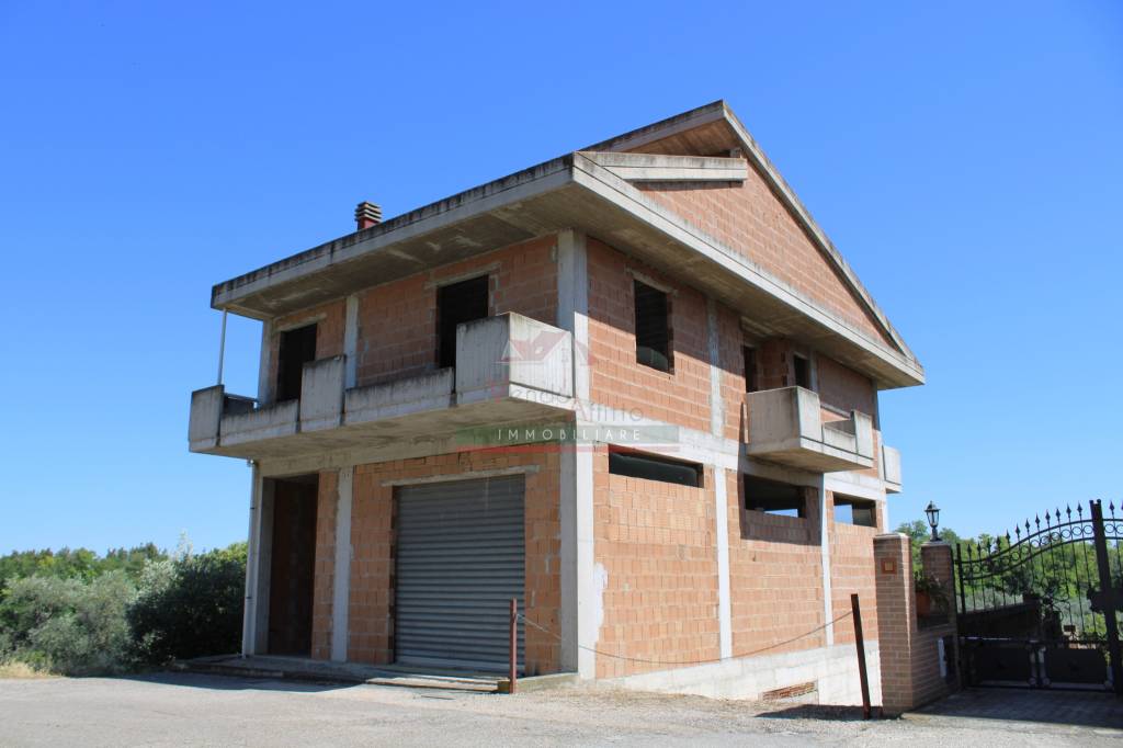 Casa Indipendente in vendita a San Salvo via Sandro Pertini