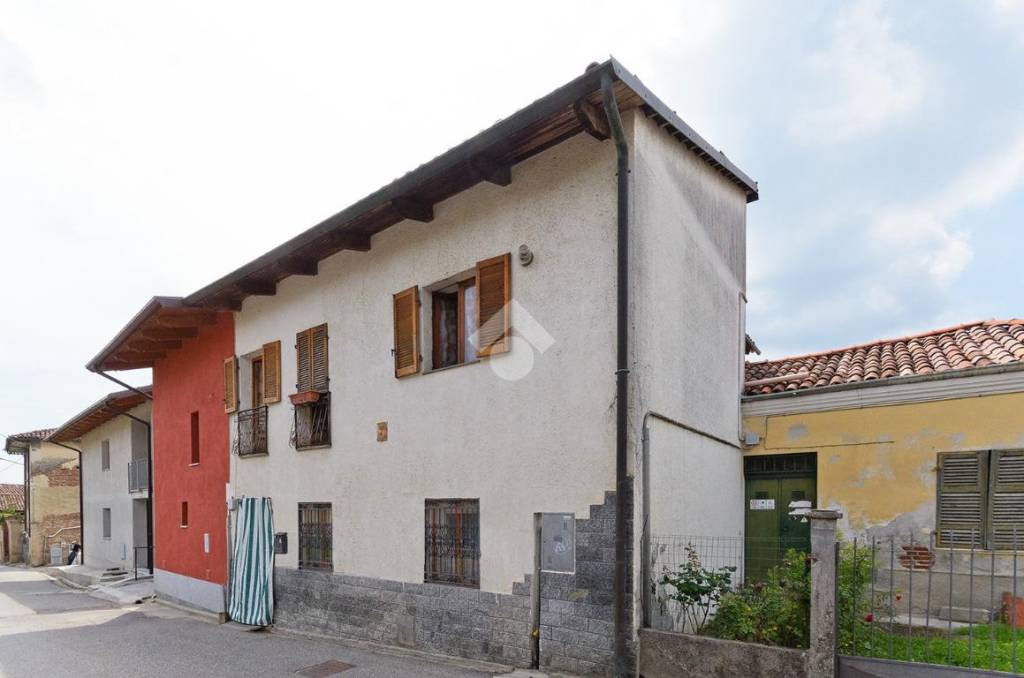 Casa Indipendente in vendita a Mombello di Torino via roma, 8