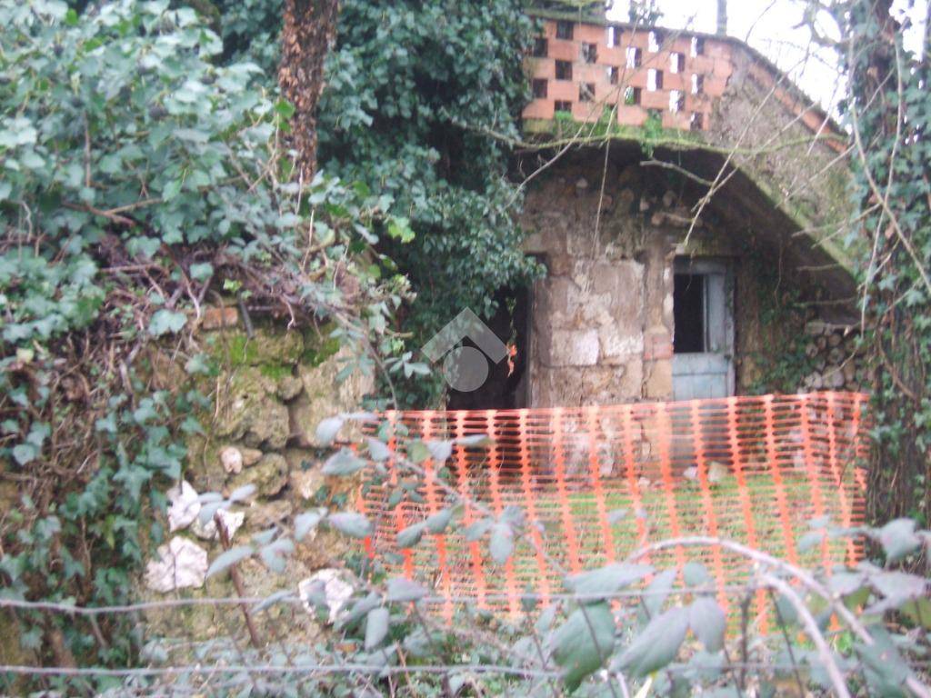 Casa Indipendente in vendita a Villa Santa Lucia contrada Sacchi