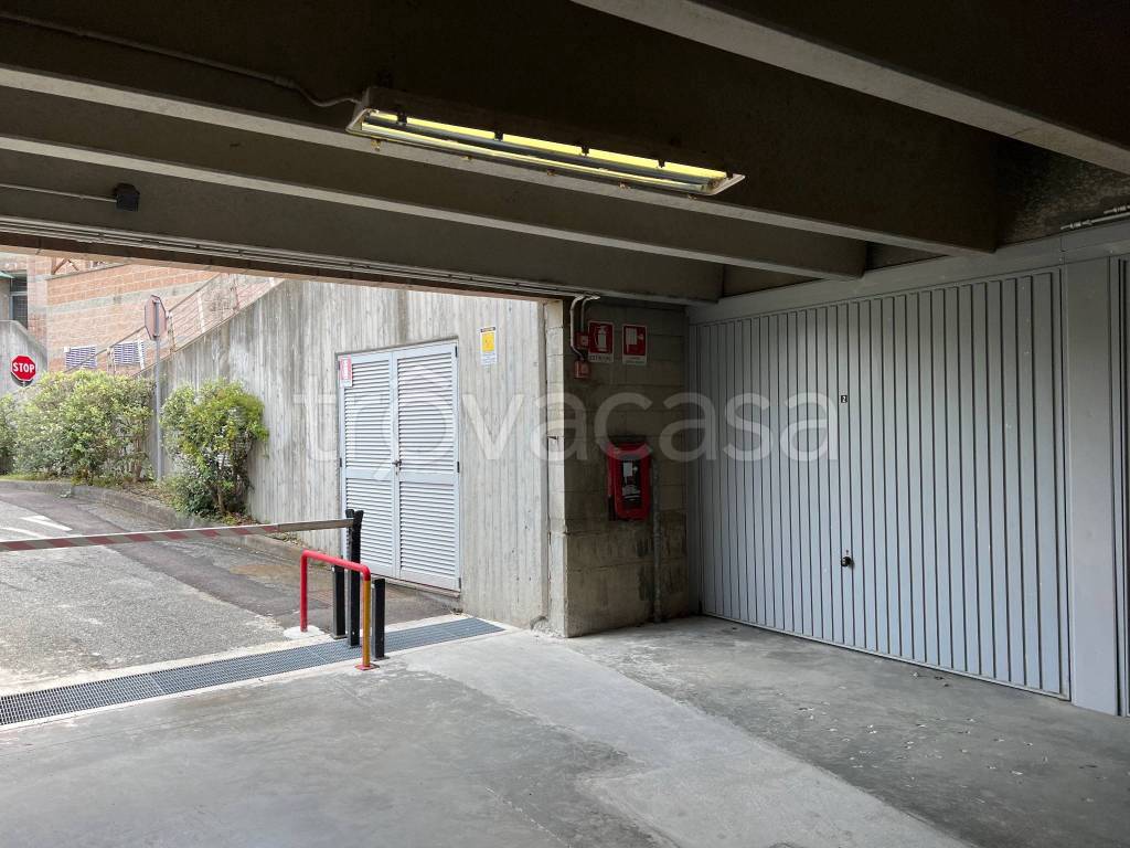 Garage in affitto a Varazze via Savona
