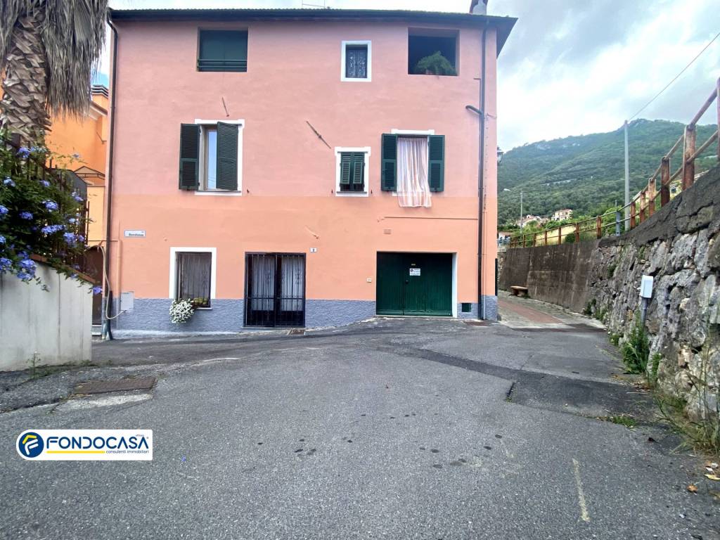 Appartamento in vendita a Toirano via Cavour