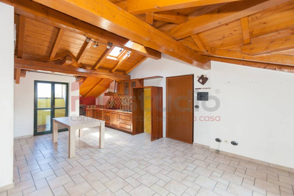 Appartamento in vendita a Mozzate via Filippo Corridoni, 1