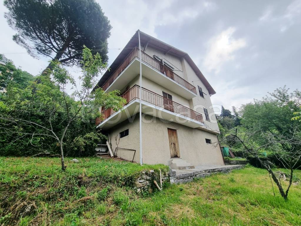 Villa in vendita a Davagna via Peromaggiolo
