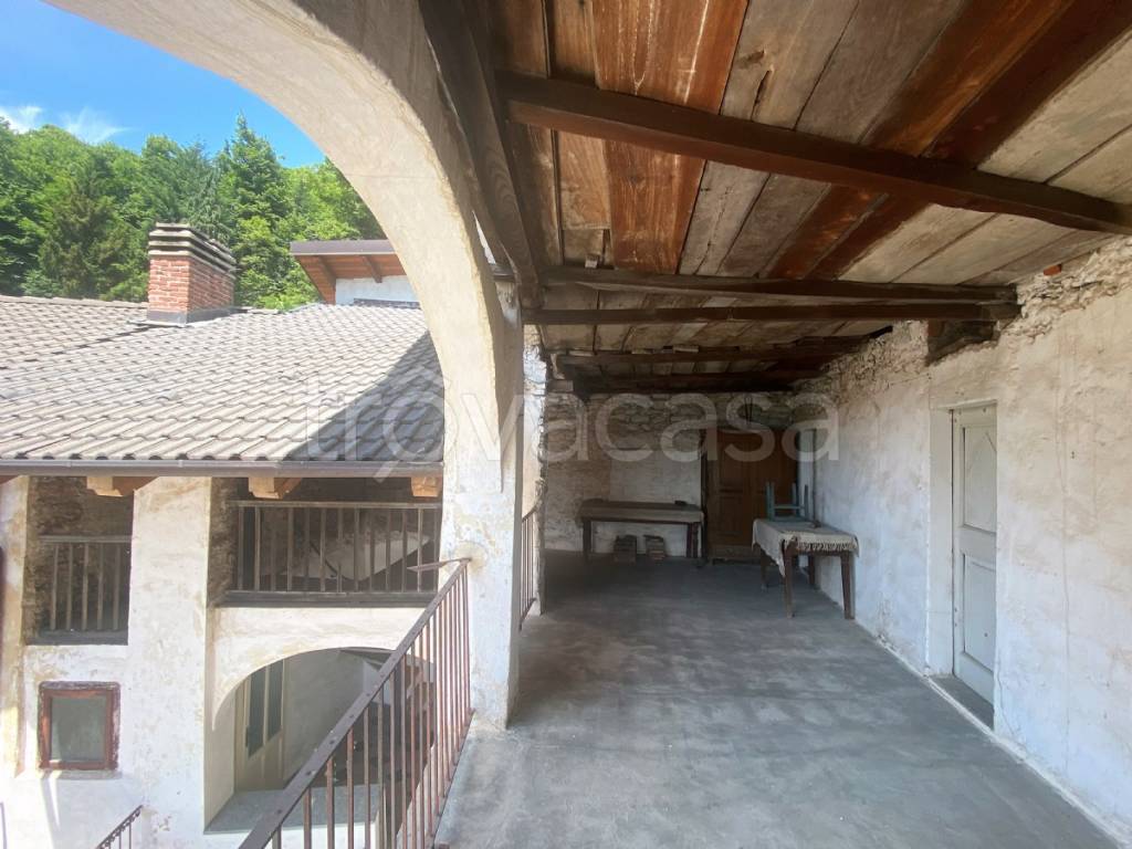 Casa Indipendente in vendita a Val di Chy via Bruno Filippi, 28