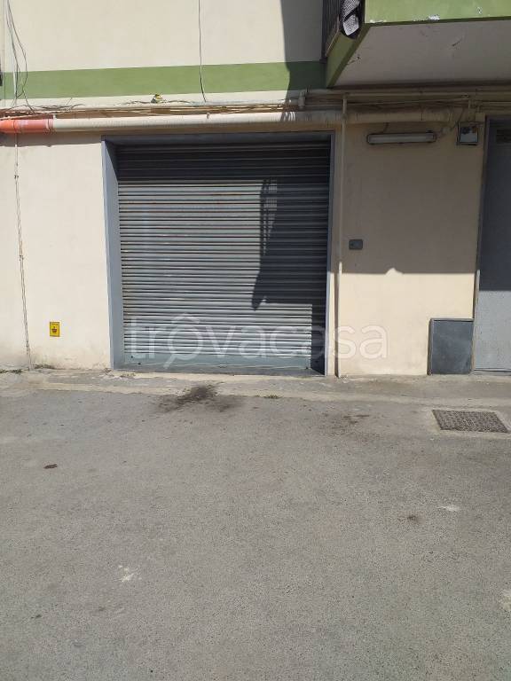 Garage in vendita a Torre del Greco via Nazionale, 56