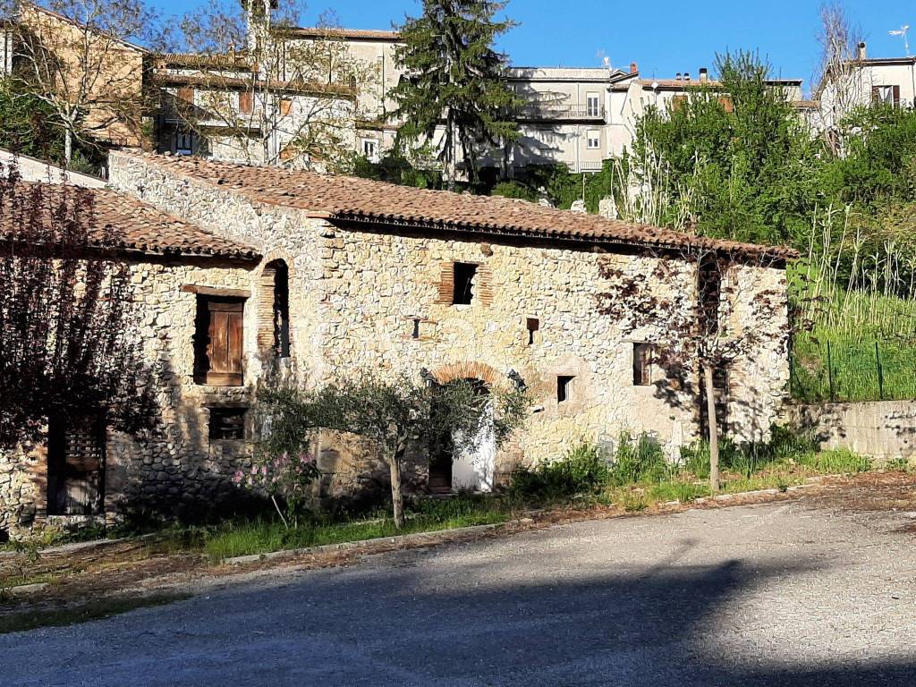 Casale in in vendita da privato a Longone Sabino via delle Prata