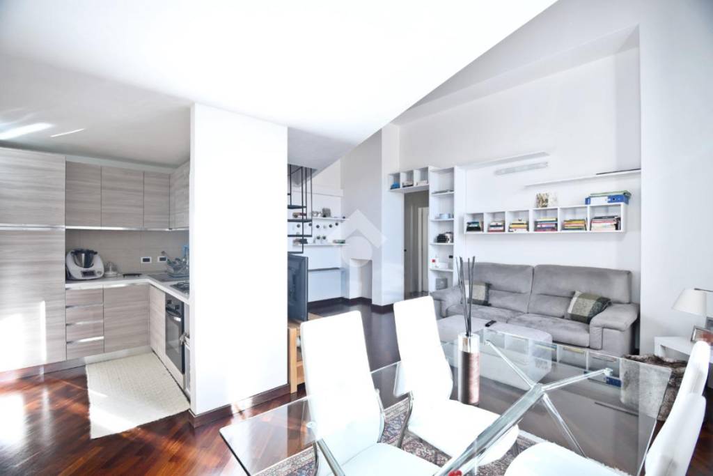 Appartamento in vendita a Cagliari via Sant'Eulalia, 25