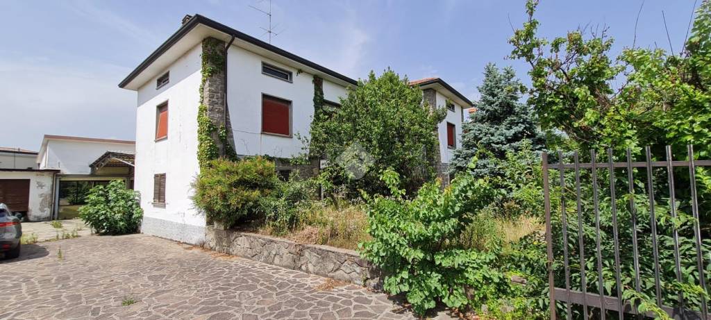 Villa in vendita a Palazzolo sull'Oglio via Prato, 32