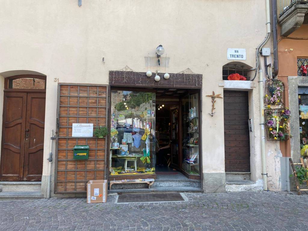 Negozio in vendita a Pinerolo via Trento, 33