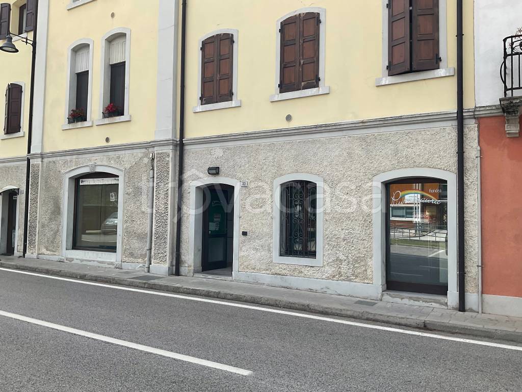 Negozio in vendita a San Pietro al Natisone via Alpe Adria, 33