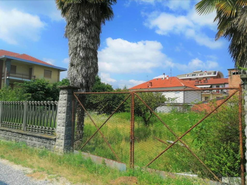 Terreno Residenziale in vendita a Ciriè via Torino