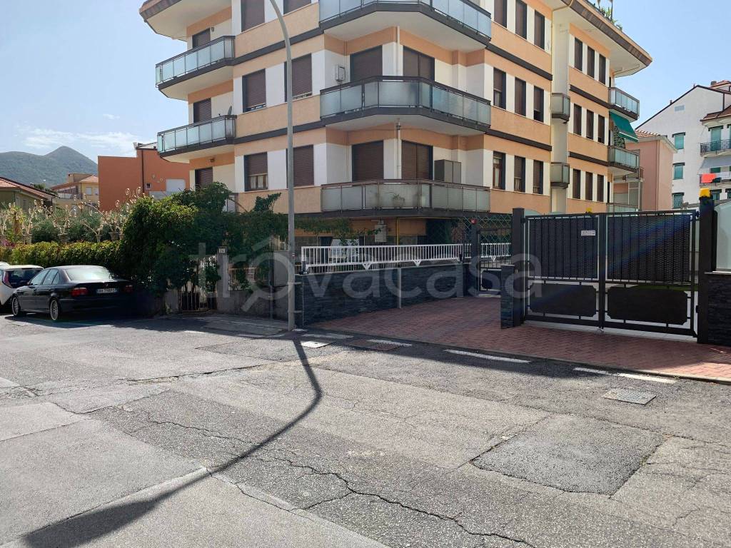 Appartamento in in vendita da privato a Loano largo Ludovico Ariosto, 18