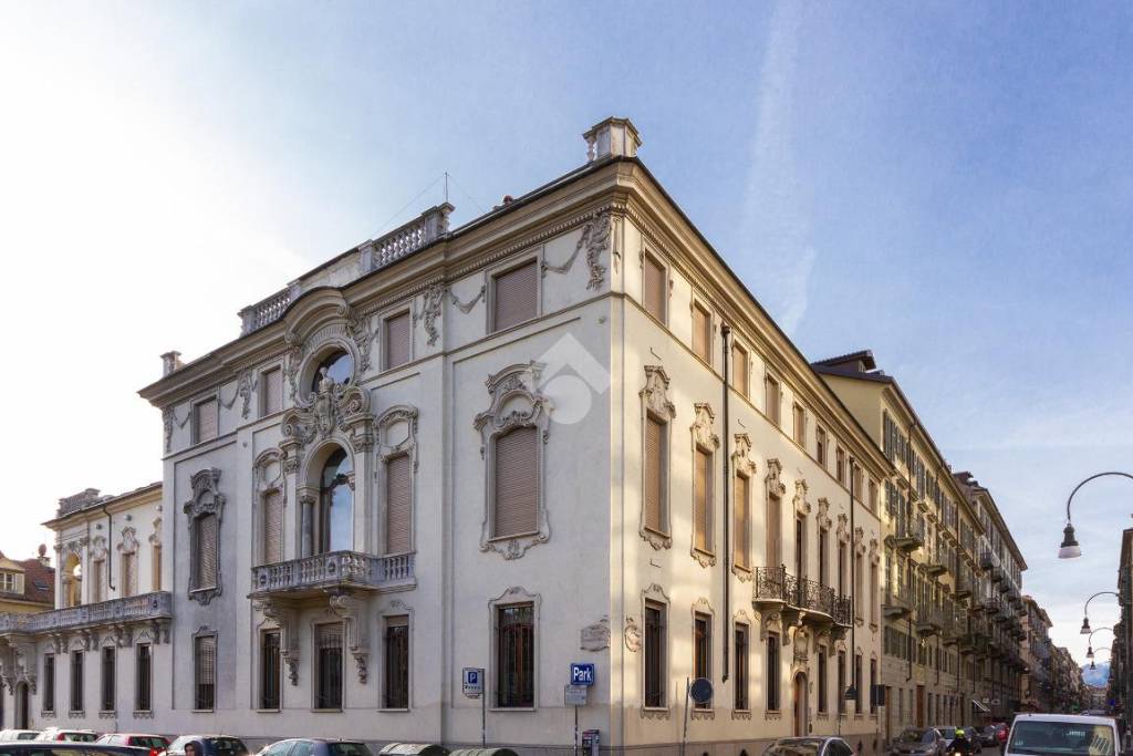 Appartamento in vendita a Torino corso Cairoli, 18