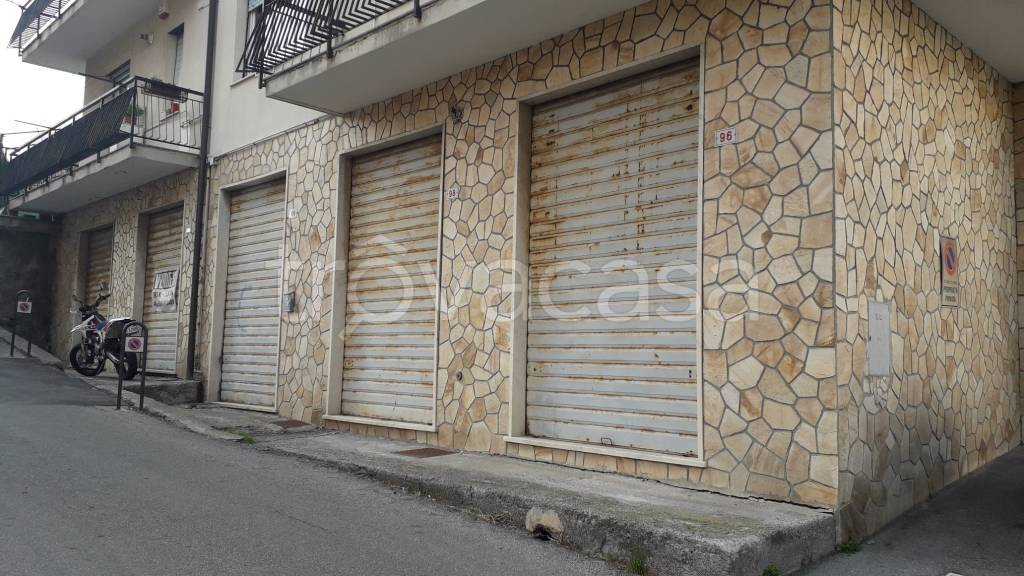 Garage in vendita a Campomorone via Circonvallazione