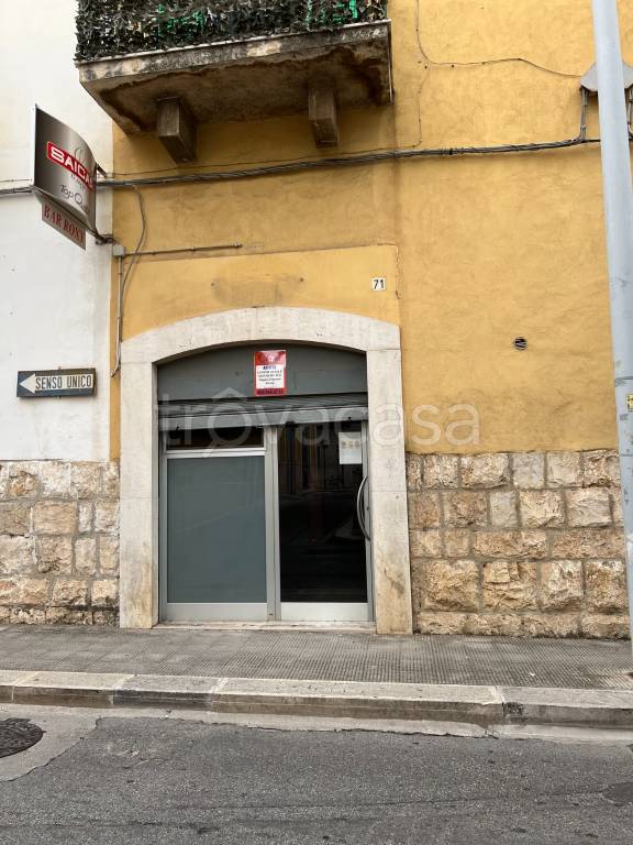 Negozio in affitto a Giovinazzo via Guglielmo Marconi, 71