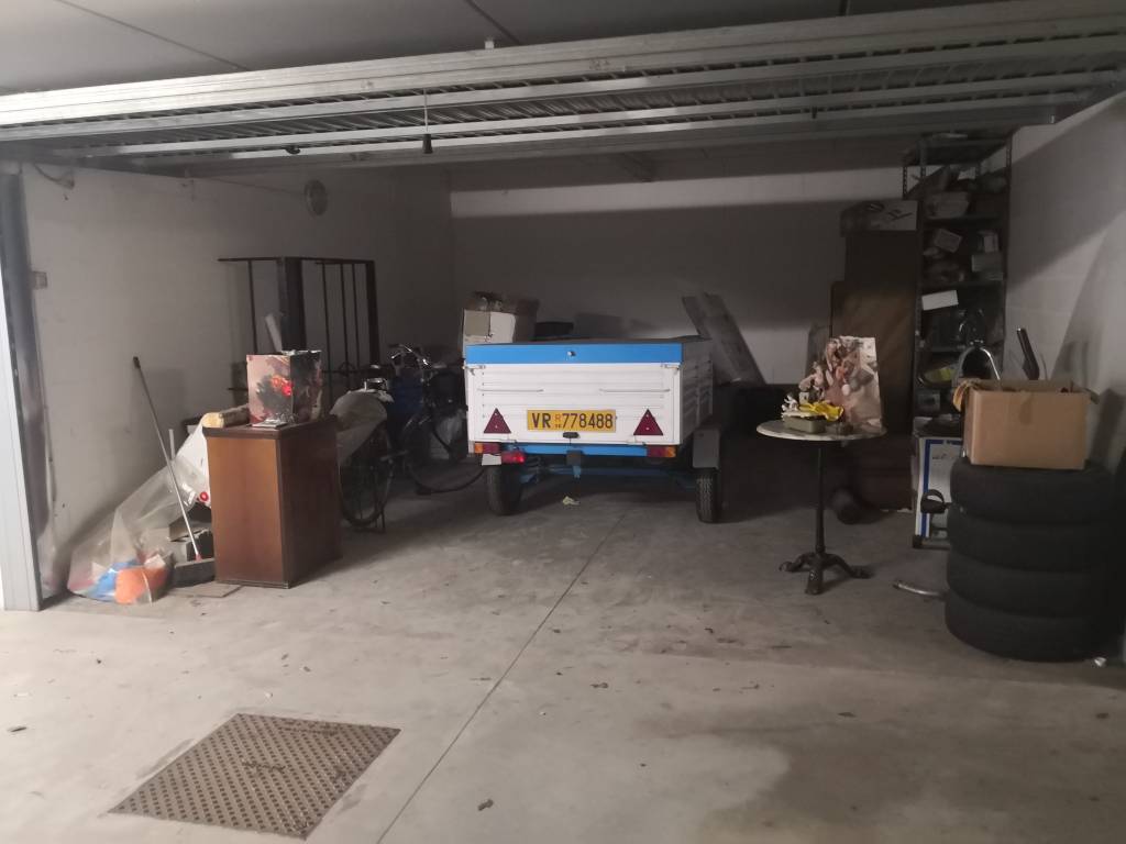 Garage in vendita a Sona
