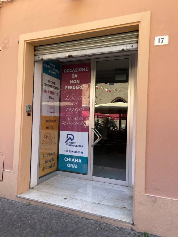 Negozio in vendita a Rimini piazza Camillo Benso di Cavour
