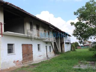 Cascina in vendita a cavour 