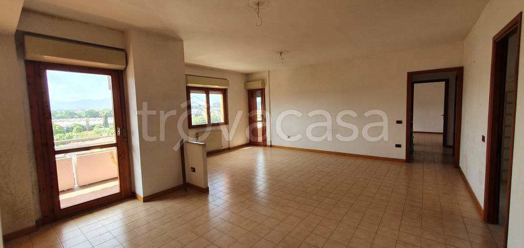 Appartamento in vendita a Frosinone via Rieti, 14