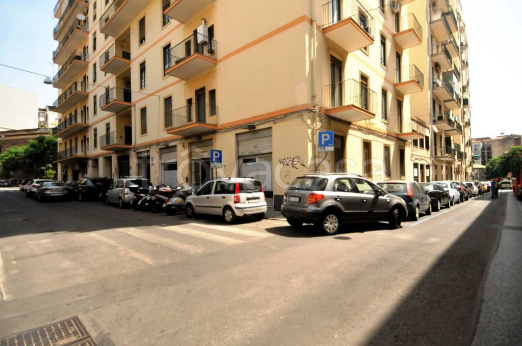 Negozio in vendita a Catania via Perugia, 2