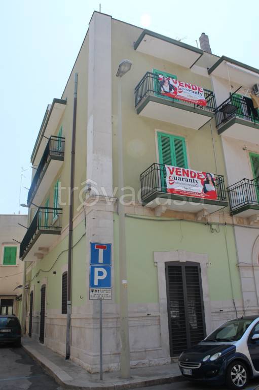 Appartamento in vendita a Giovinazzo via Grimaldi De Turcolis