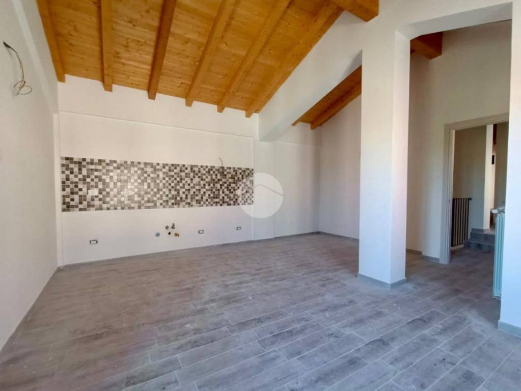 Villa a Schiera in vendita a L'Aquila via della Liberazione, 5